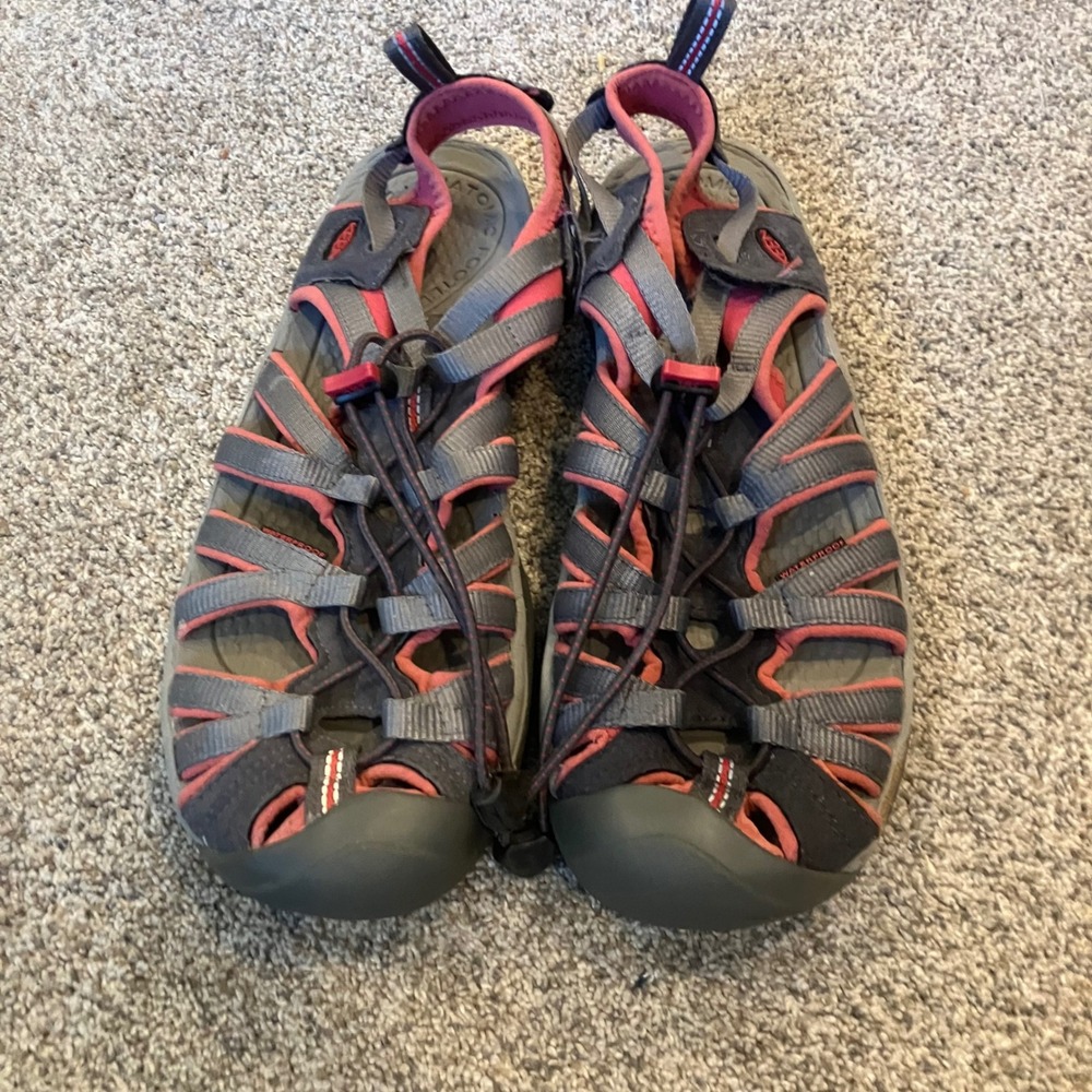 Keen Whisper Sandals Women 11 Gray Coral Pink Waterproof Sport Hiking Shoes FLAW - Picture 2 of 10